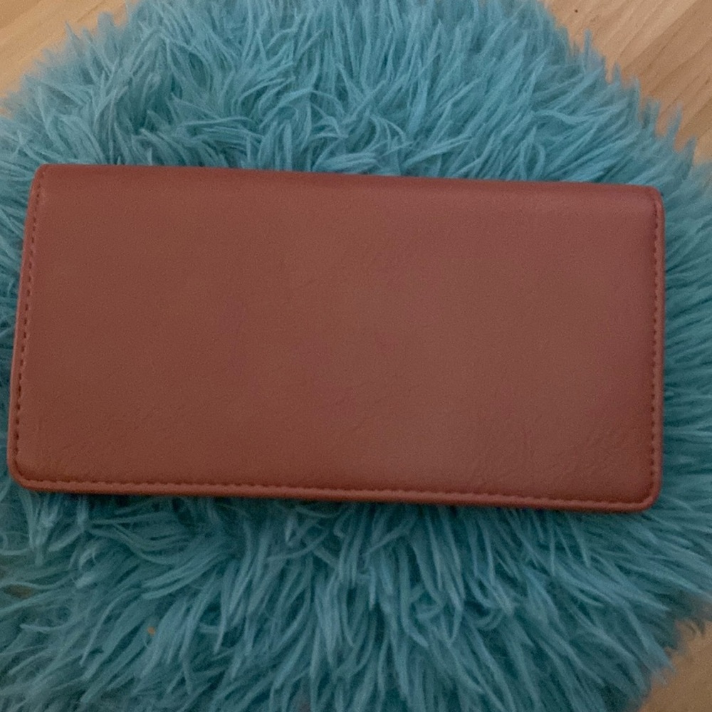 BRAND NEW WRISTLET!WALLET!  LOTS OF CARD SLOTS! NWT!